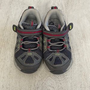 Stride Rite Sneaker toddler 6.5